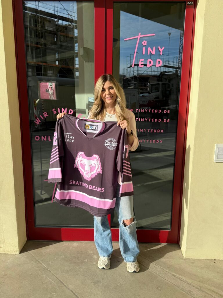 Neue Warm Up Trikots für die Bundesligamannschaft